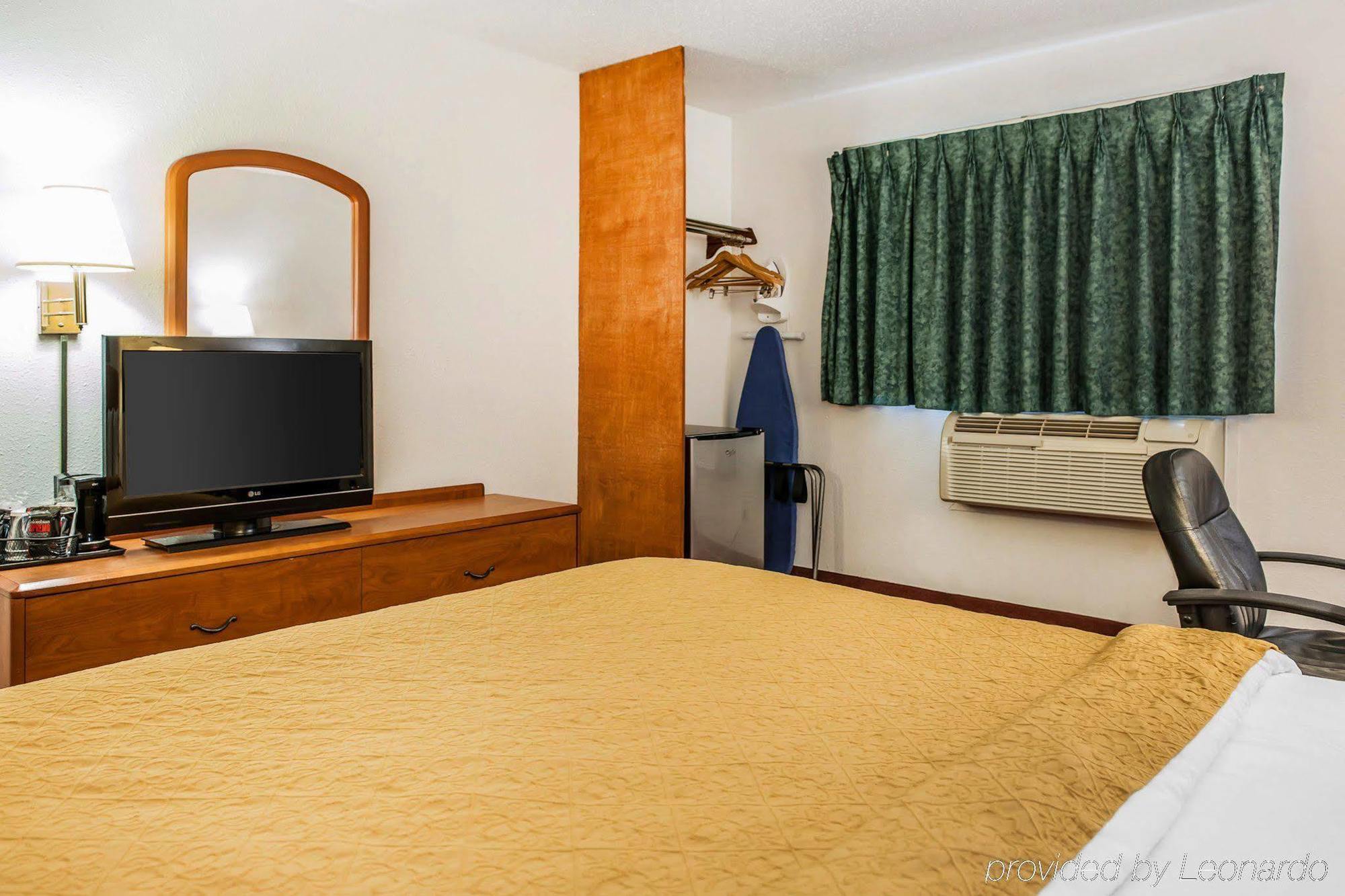 Quality Inn South Indianapolis Buitenkant foto